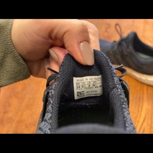 Adidas Ultraboost Parley edition (deep ocean)- 5.5 US - Picture 3 of 3